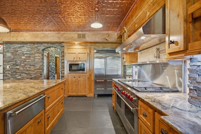 1301 W Viejo Drive, Friendswood, TX 77546