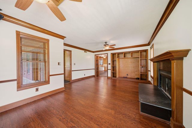 1301 W Viejo Drive, Friendswood, TX 77546