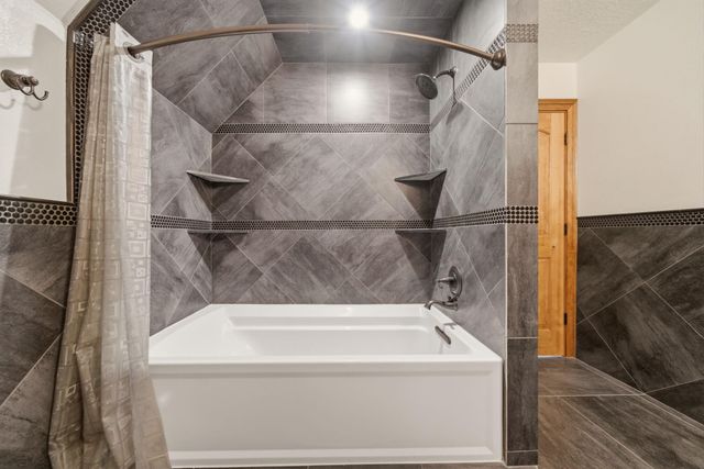 1301 W Viejo Drive, Friendswood, TX 77546