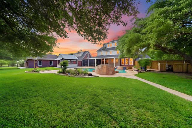 1301 W Viejo Drive, Friendswood, TX 77546