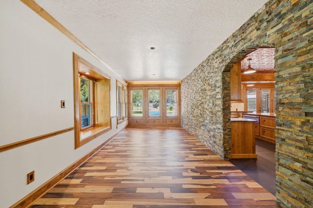 1301 W Viejo Drive, Friendswood, TX 77546
