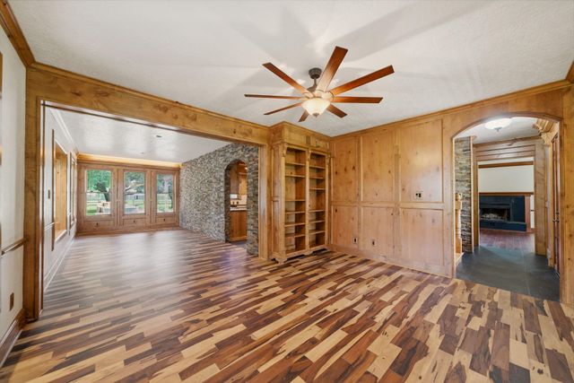 1301 W Viejo Drive, Friendswood, TX 77546