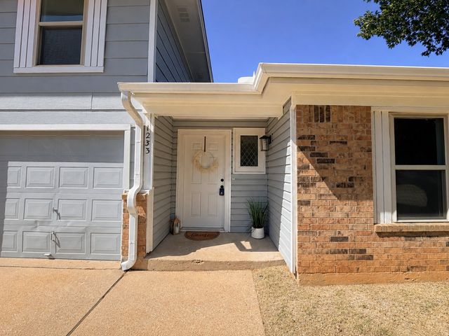 1233 Nicole Way, Fort Worth, TX 76028