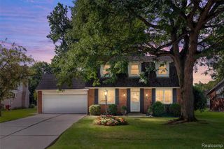 30190 Pleasant Trail, Southfield, MI 48076