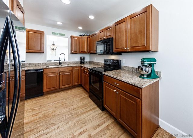 16 Sutherland Court, Highlands Ranch, CO 80130