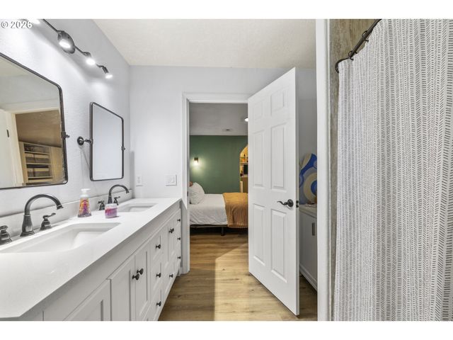 1340 CLASSICO Ct Se, Salem, OR 97306