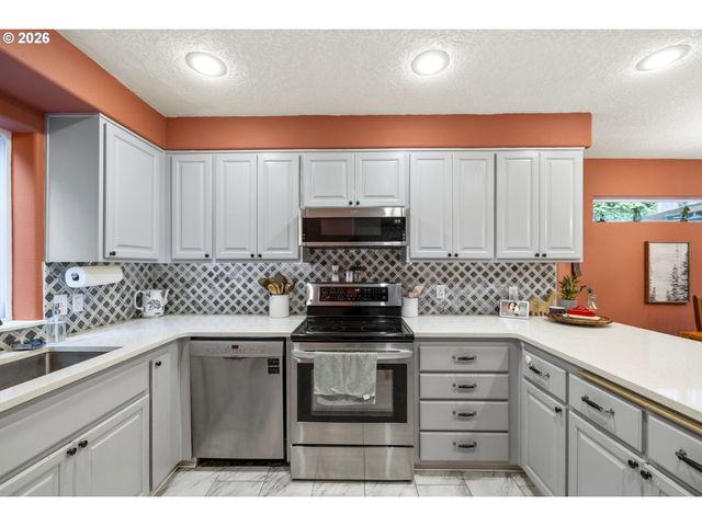 1340 CLASSICO Ct Se, Salem, OR 97306