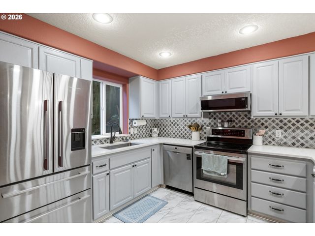 1340 CLASSICO Ct Se, Salem, OR 97306