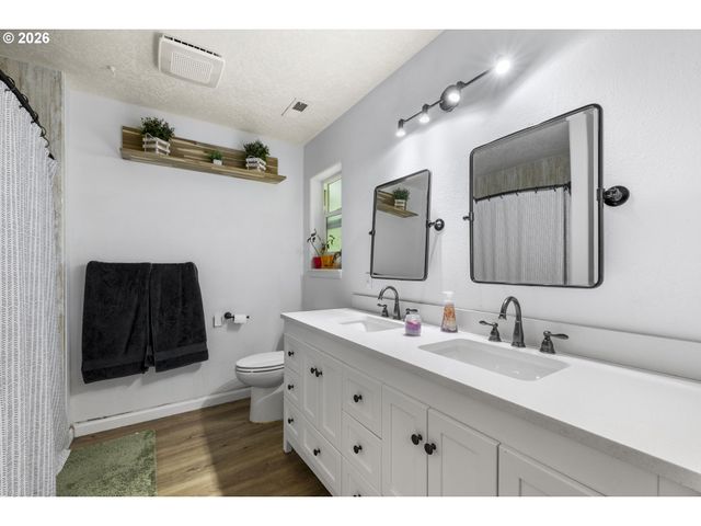 1340 CLASSICO Ct Se, Salem, OR 97306