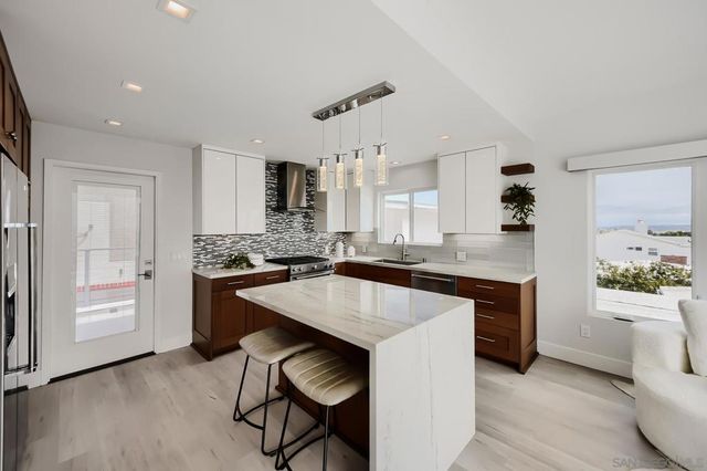 5379 La Jolla Mesa, La Jolla, CA 92037