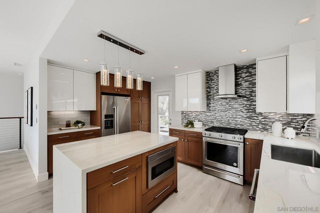 5379 La Jolla Mesa, La Jolla, CA 92037