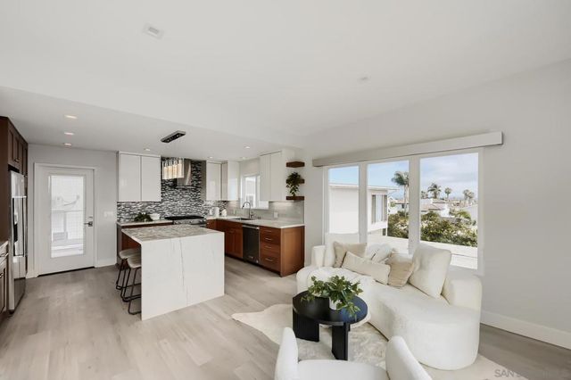 5379 La Jolla Mesa, La Jolla, CA 92037