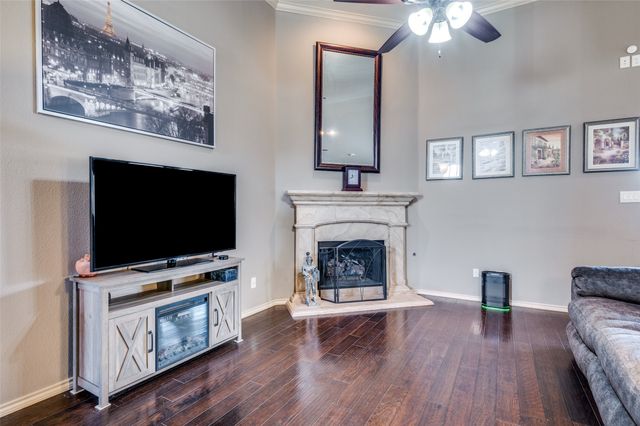 5813 Longmont Drive, Denton, TX 76208