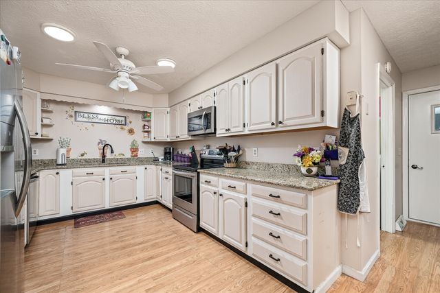 118 Glenwood Dr, Crossville, TN 38558