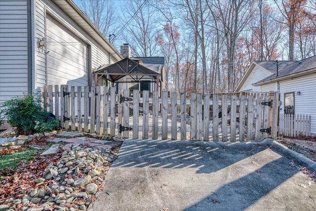 118 Glenwood Dr, Crossville, TN 38558