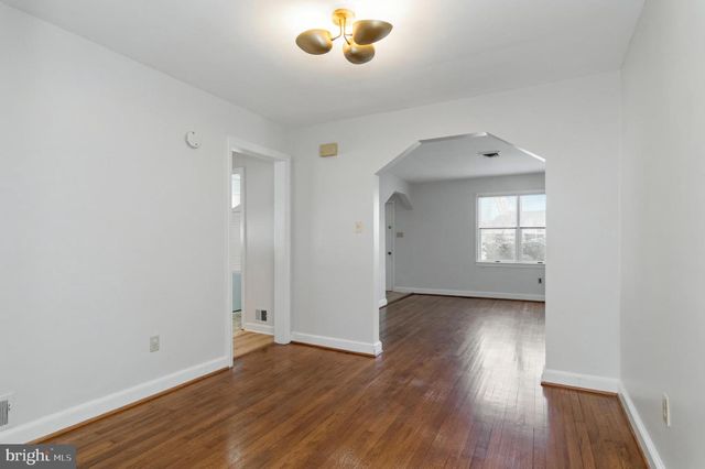 2920 FAIRMONT ST, Falls Church, VA 22042