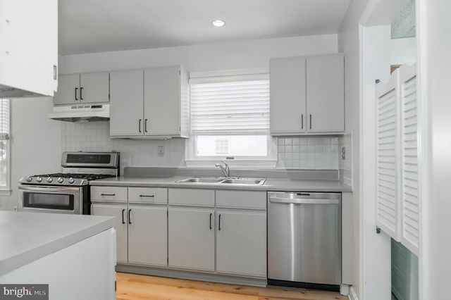 2920 FAIRMONT ST, Falls Church, VA 22042