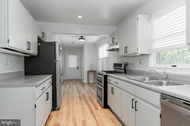 2920 FAIRMONT ST, Falls Church, VA 22042