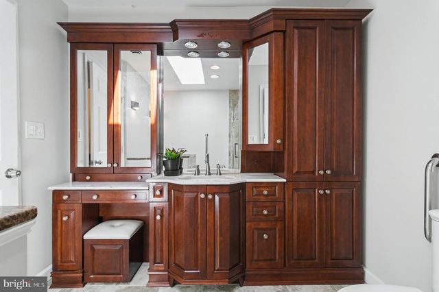 2920 FAIRMONT ST, Falls Church, VA 22042