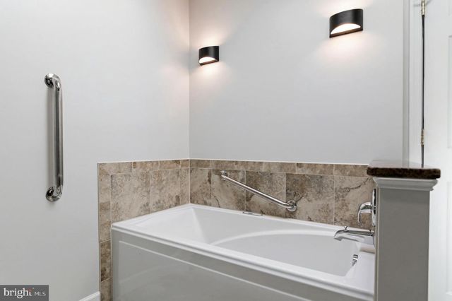 2920 FAIRMONT ST, Falls Church, VA 22042