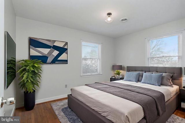 2920 FAIRMONT ST, Falls Church, VA 22042