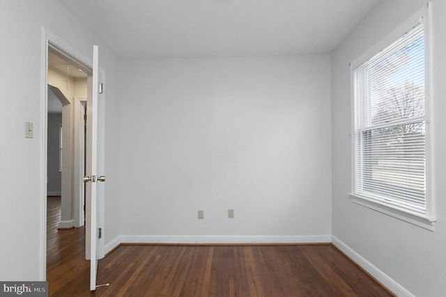 2920 FAIRMONT ST, Falls Church, VA 22042