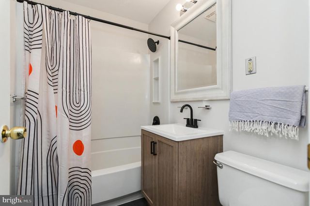 2920 FAIRMONT ST, Falls Church, VA 22042