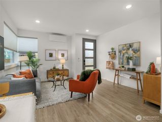 541 S Cloverdale Street #B, Seattle, WA 98108