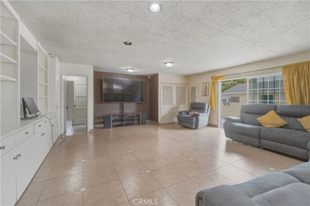 6626 Riverton, North Hollywood, CA 91606