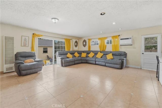 6626 Riverton, North Hollywood, CA 91606