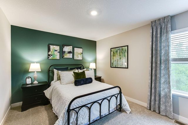 3792 Brookside Drive, Chaska, MN 55318