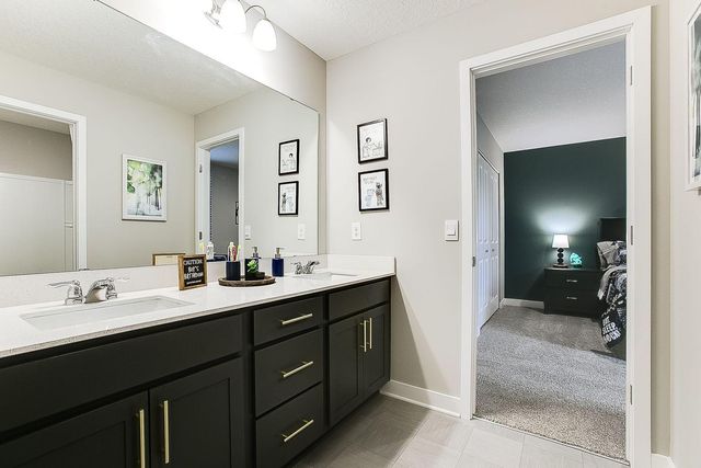 3792 Brookside Drive, Chaska, MN 55318