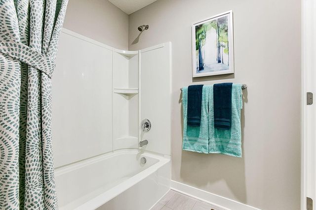 3792 Brookside Drive, Chaska, MN 55318