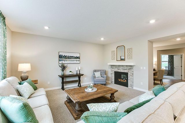 3792 Brookside Drive, Chaska, MN 55318