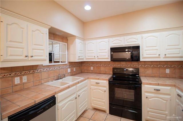 113 E Yucca Avenue, Mcallen, TX 78504