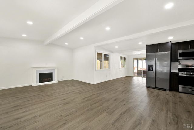 14 Joan Dr, American Canyon, CA 94503