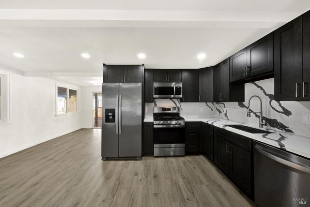 14 Joan Dr, American Canyon, CA 94503