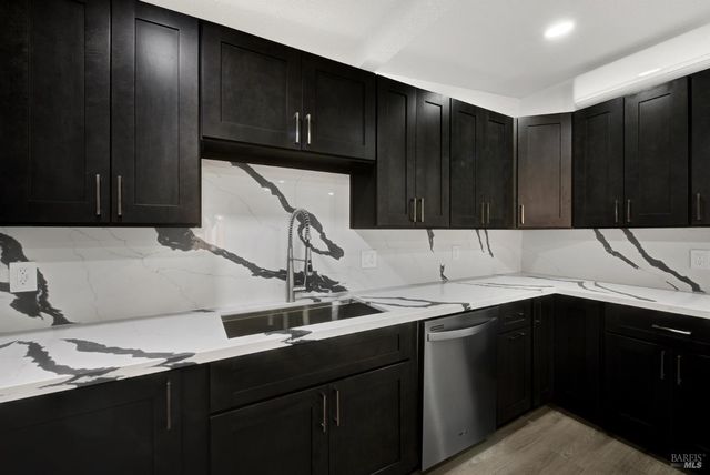 14 Joan Dr, American Canyon, CA 94503