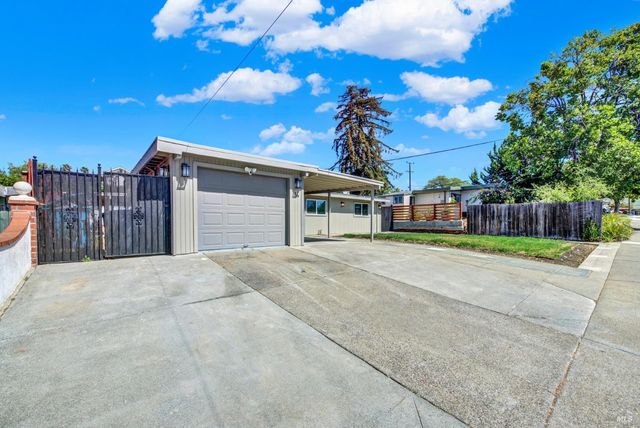 14 Joan Dr, American Canyon, CA 94503