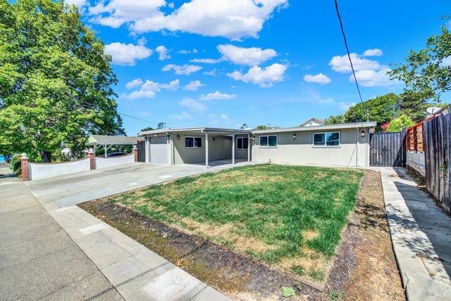 14 Joan Dr, American Canyon, CA 94503