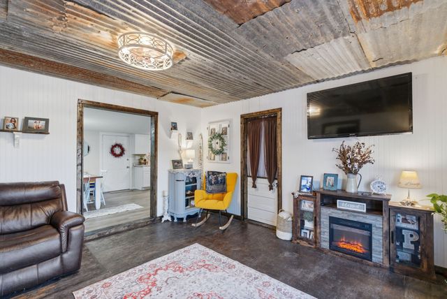 1085 County Road 172, Bluff Dale, TX 76433