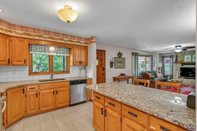 8737 SW 85th St, Auburn, KS 66402