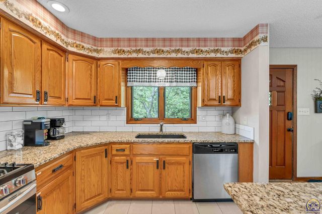8737 SW 85th St, Auburn, KS 66402