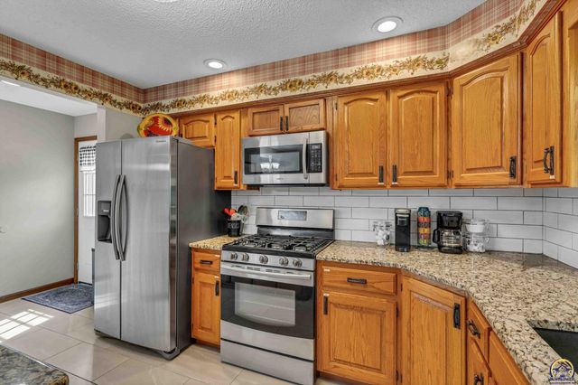 8737 SW 85th St, Auburn, KS 66402