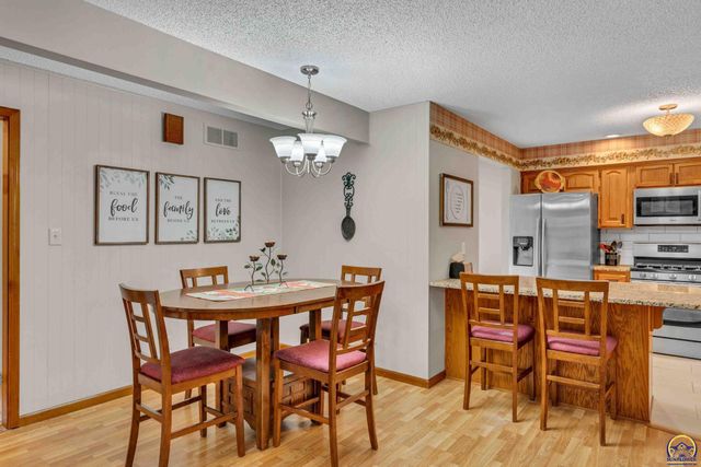 8737 SW 85th St, Auburn, KS 66402
