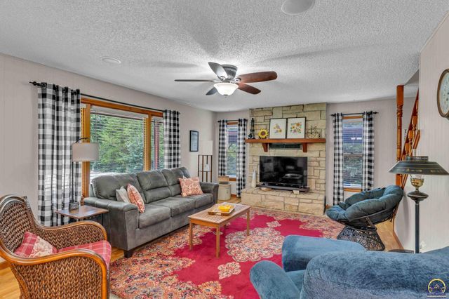 8737 SW 85th St, Auburn, KS 66402