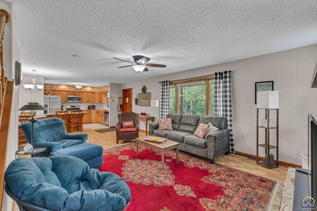8737 SW 85th St, Auburn, KS 66402