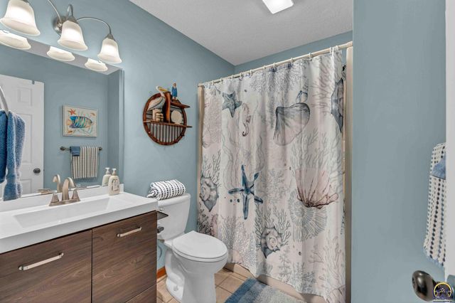 8737 SW 85th St, Auburn, KS 66402