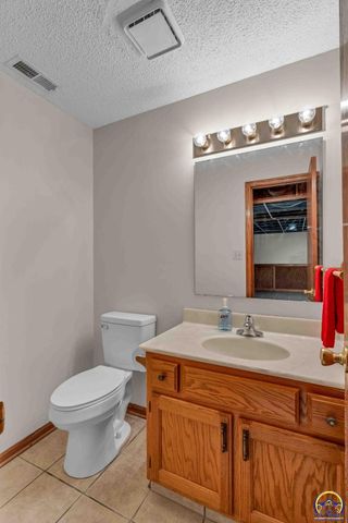 8737 SW 85th St, Auburn, KS 66402