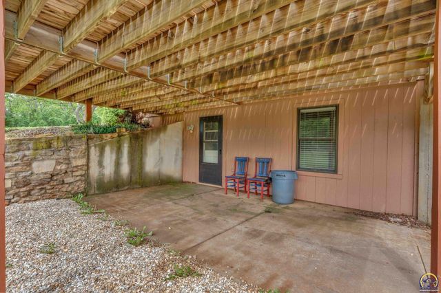 8737 SW 85th St, Auburn, KS 66402